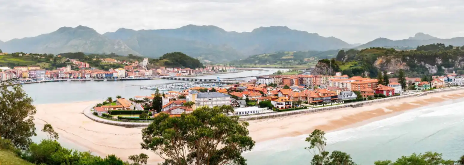 Vista exterior de Piso en venta en Ribadesella con Calefacción, Parquet y Trastero