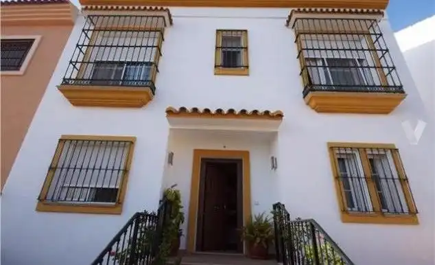 Adossat amb jardí en venda a Nueva Andalucía, imagen 2