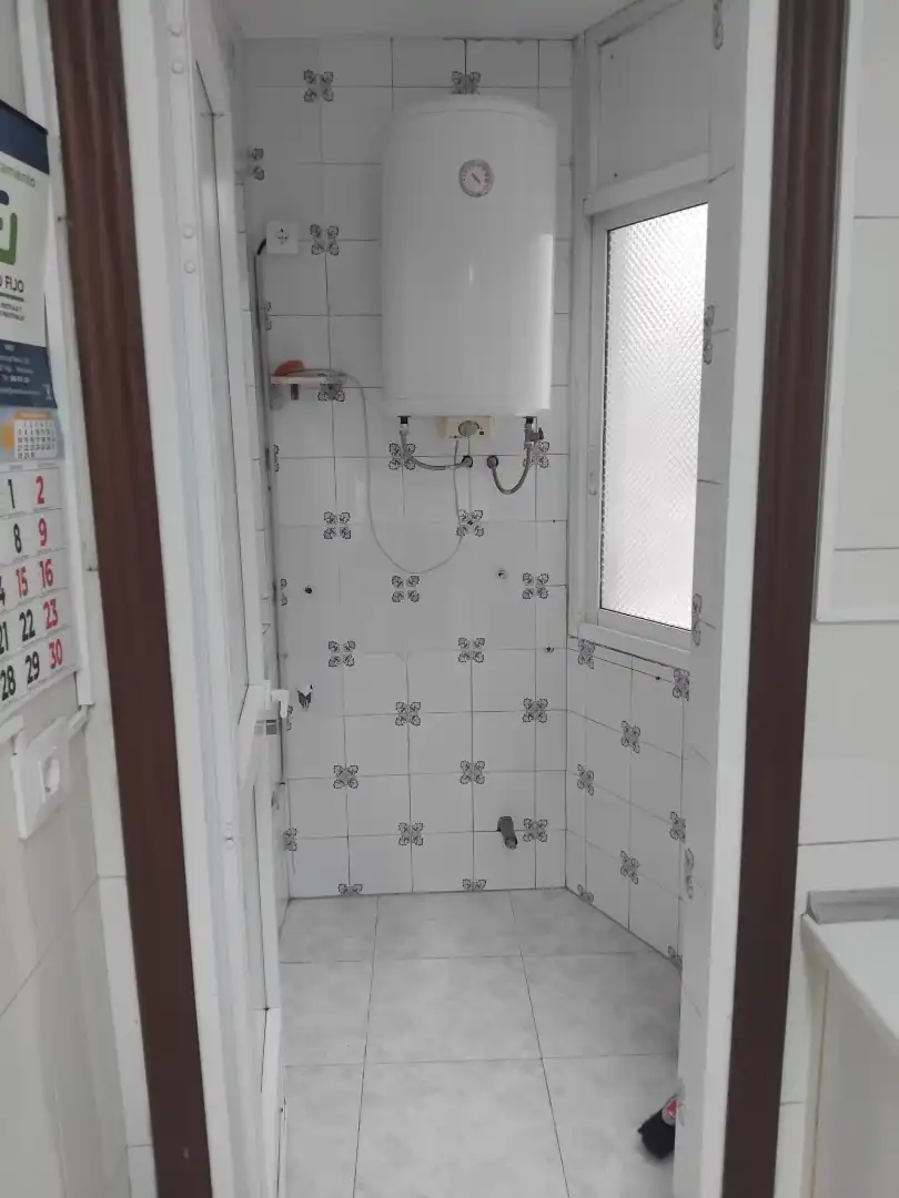 Bathroom of Flat for sale in Vigo   with Heating, Parquet flooring and Storage room