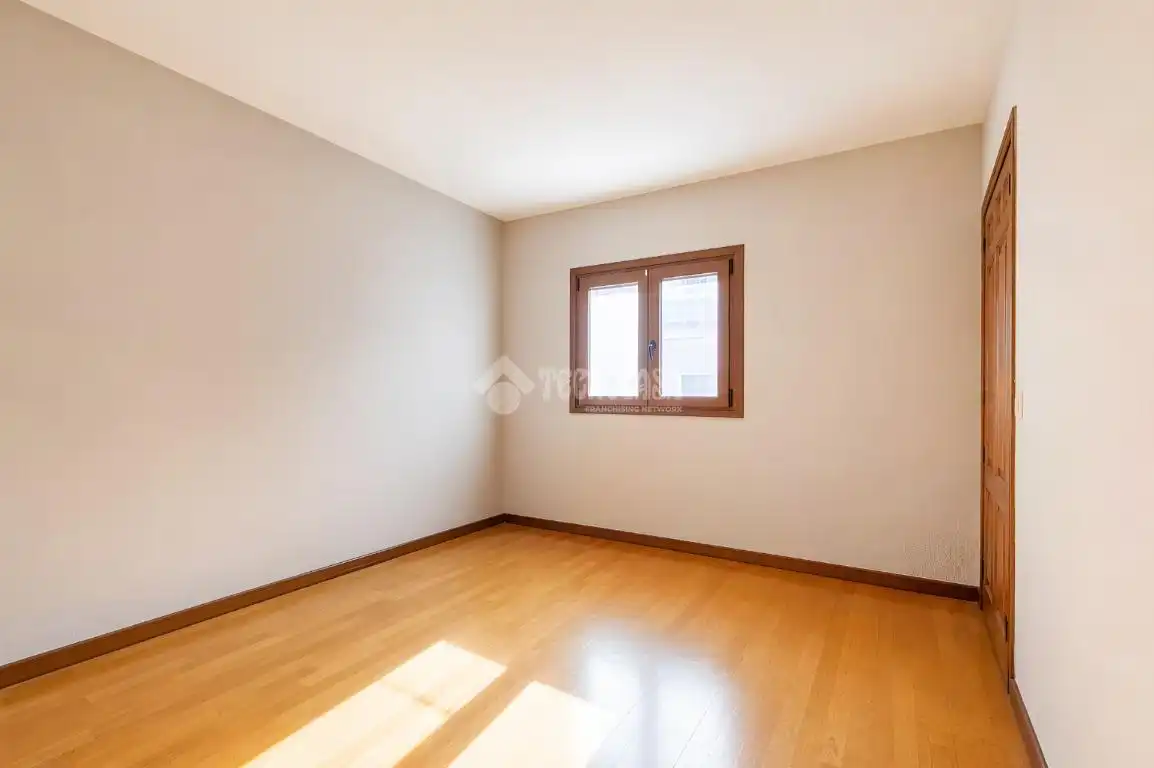 Habitación de Casa adosada en venta en Torrelodones con Calefacción, Jardín privado y Terraza
