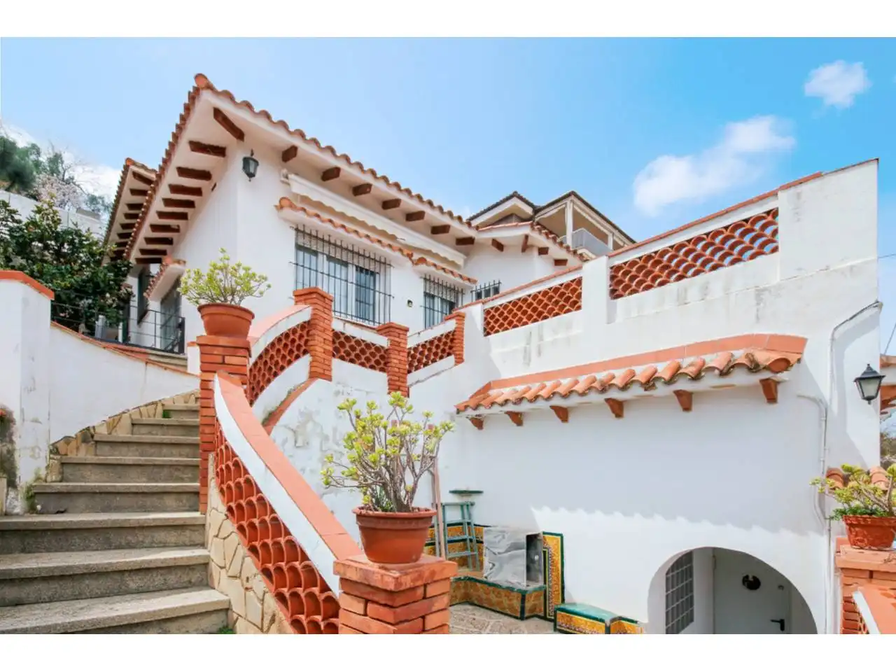 Exterior view of Houses for sale in Esplugues de Llobregat  with Air Conditioner, Heating and Private garden