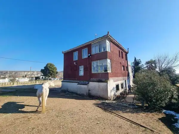 Vista exterior de Casa o xalet en venda en Zaragoza amb Aire condicionat, Calefacció i Jardí privat