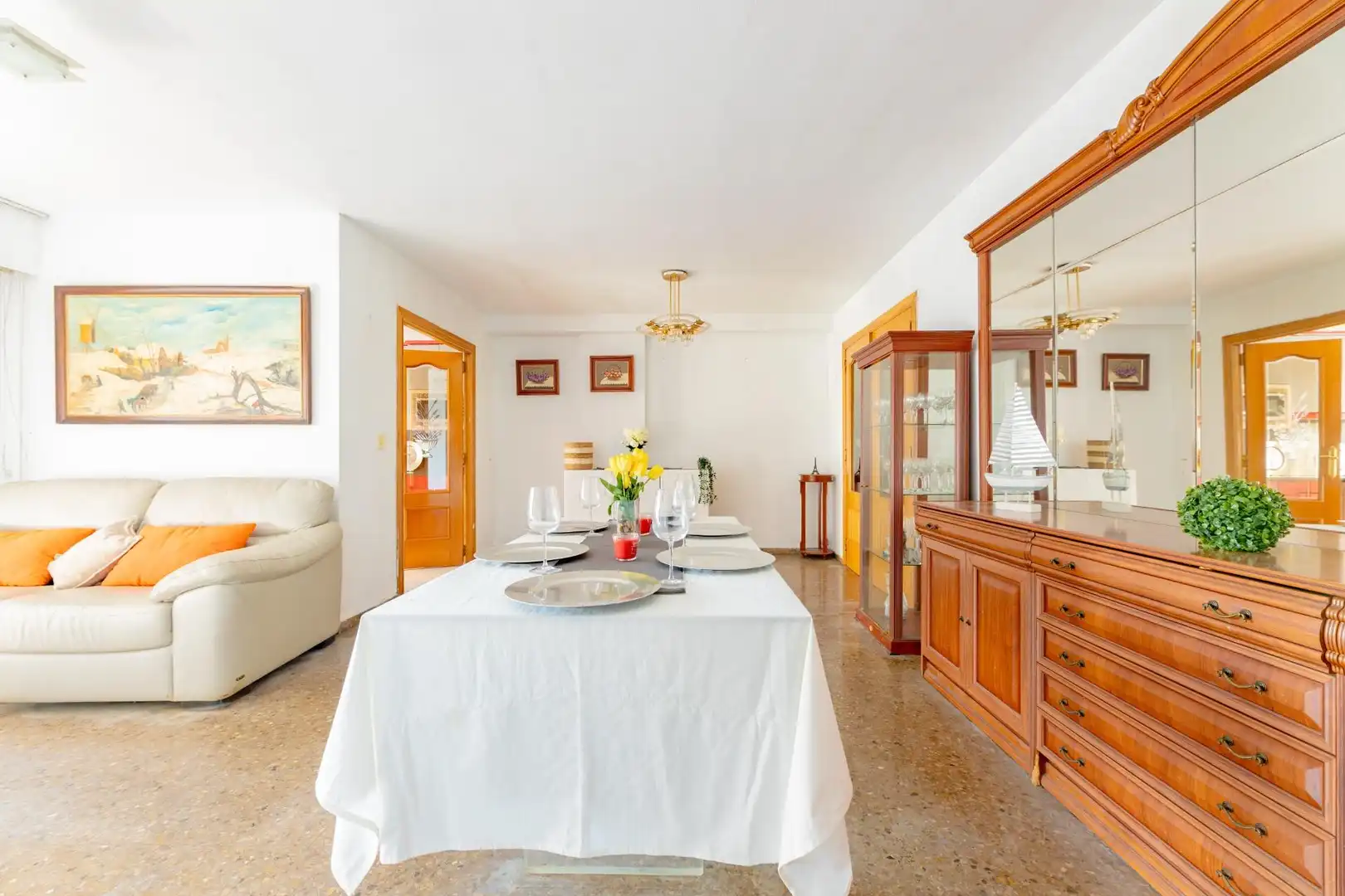 Comedor de Piso en venta en Valencia con Trastero, Balcón y Alarma