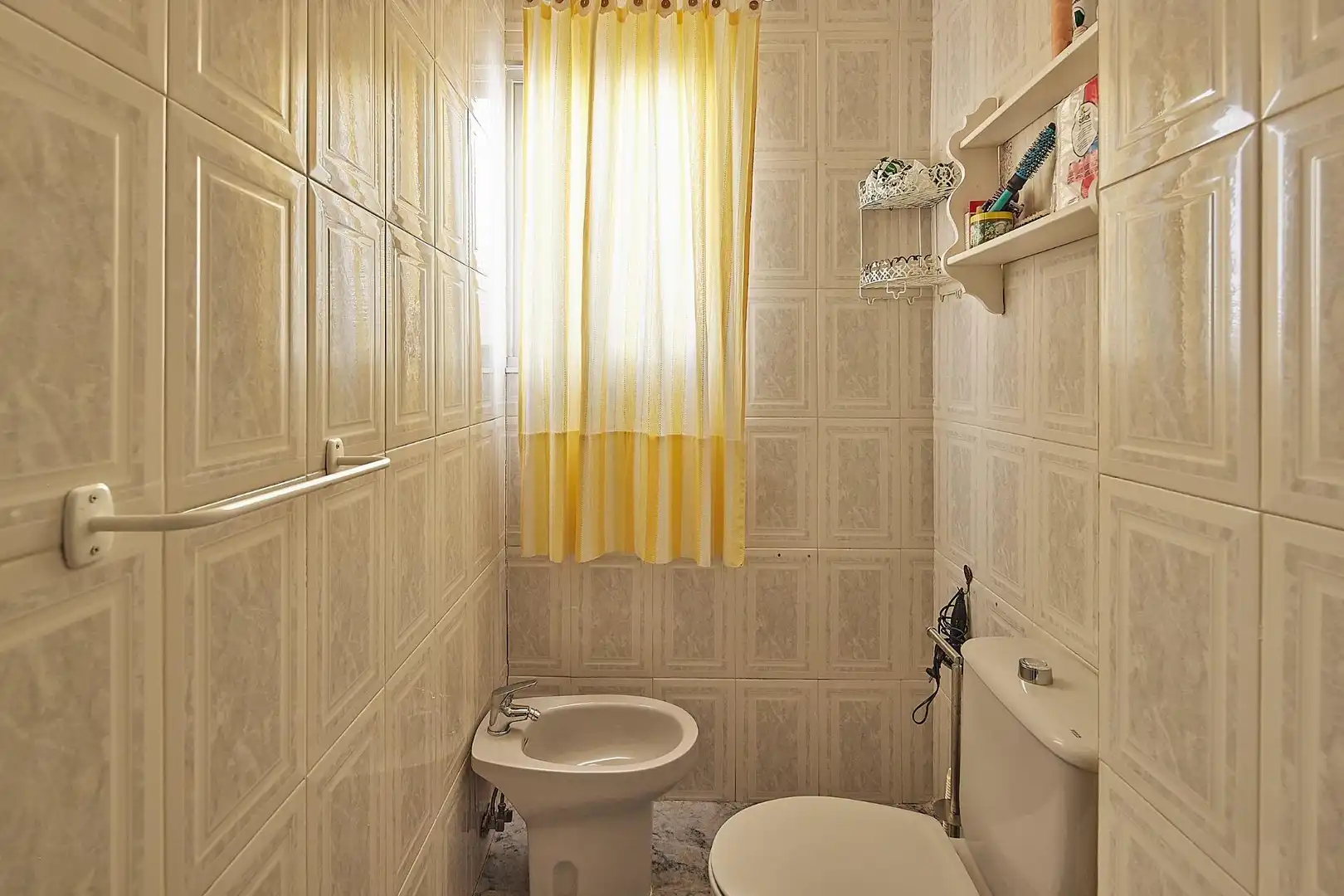 Badezimmer von Wohnung zum Verkauf in Cádiz mit Balkon