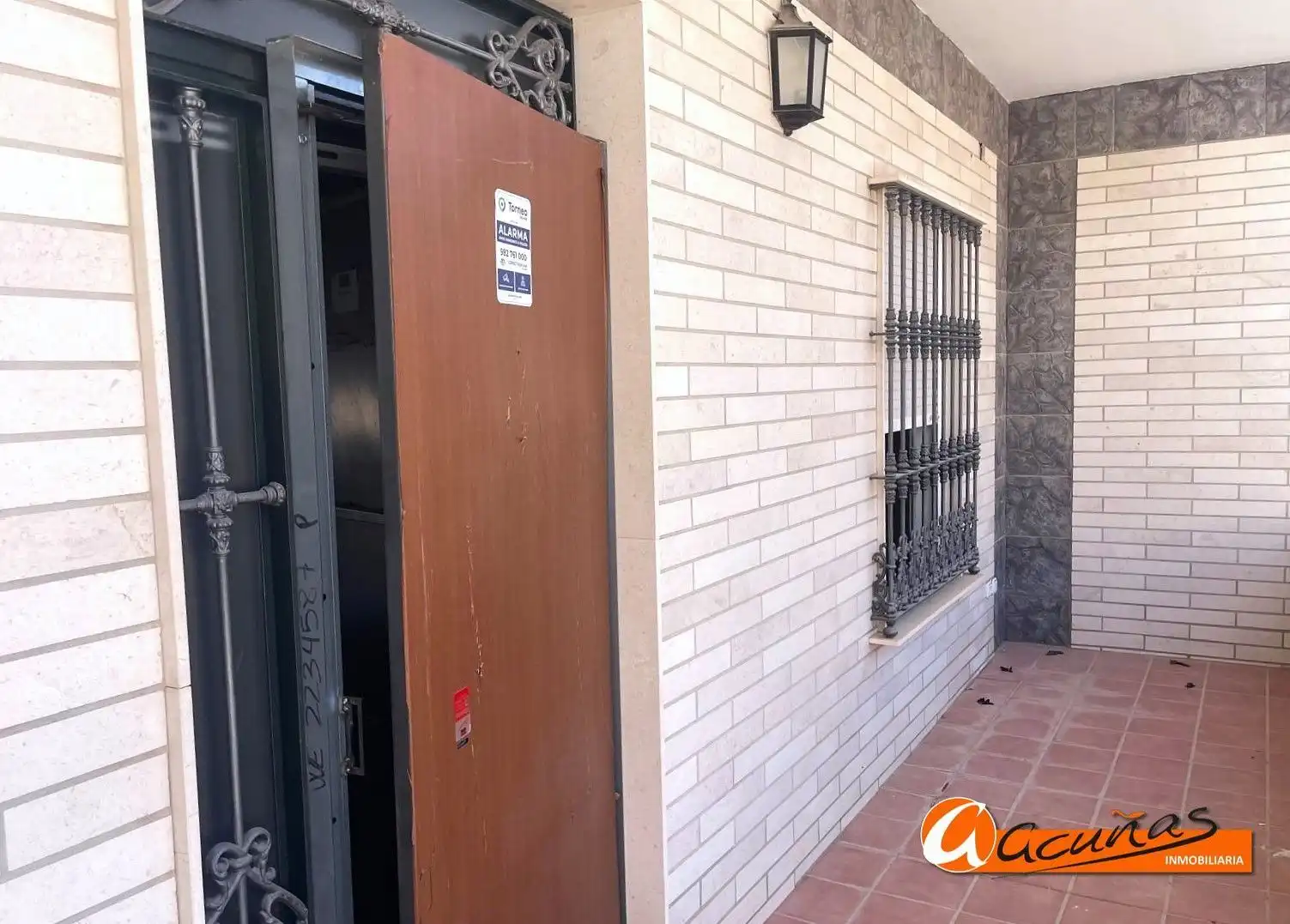 Parking de Casa adosada en venta en Gilena con Terraza y Trastero