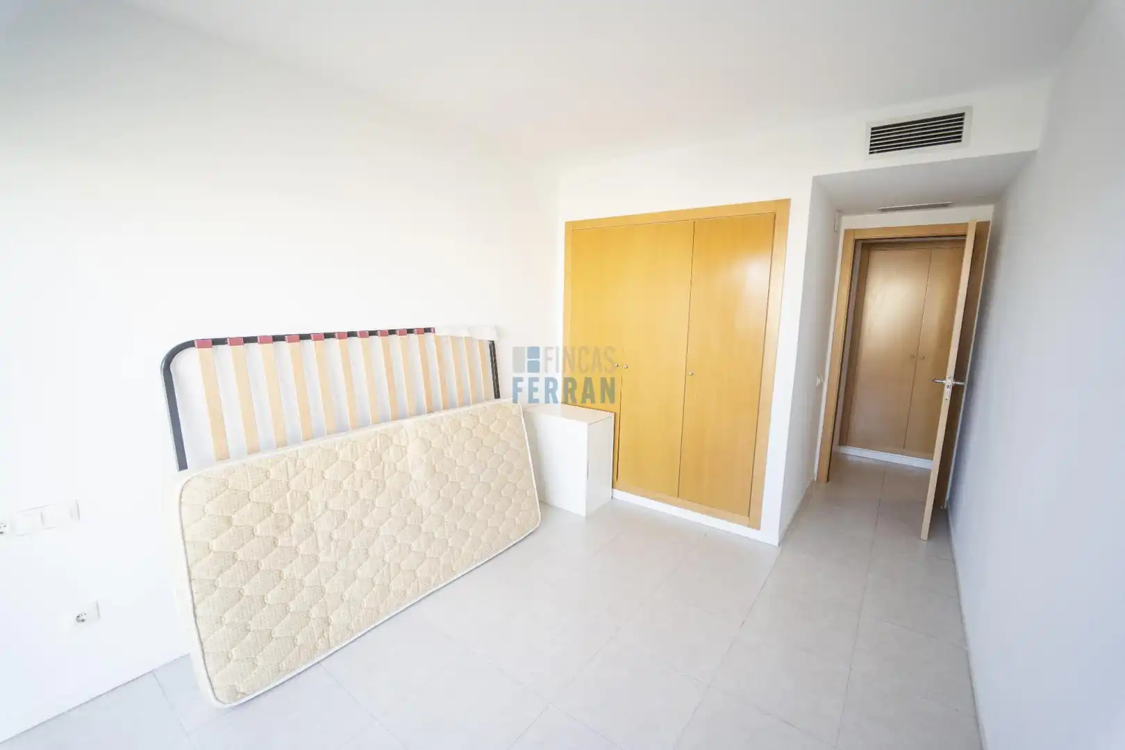 Habitación de Ático en venta en El Vendrell con Aire acondicionado, Terraza y Trastero