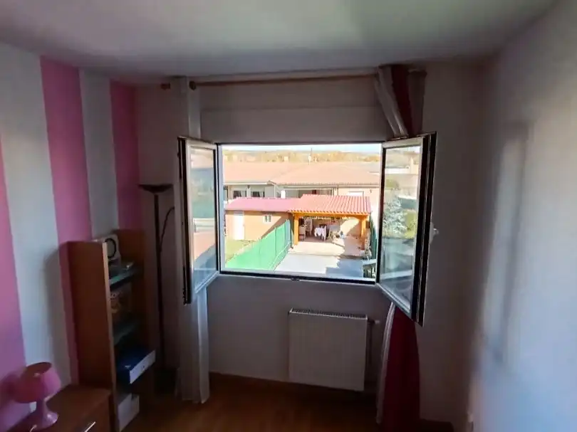 Dormitori de Casa adosada en venda en Arcos amb Aire condicionat, Calefacció i Jardí privat