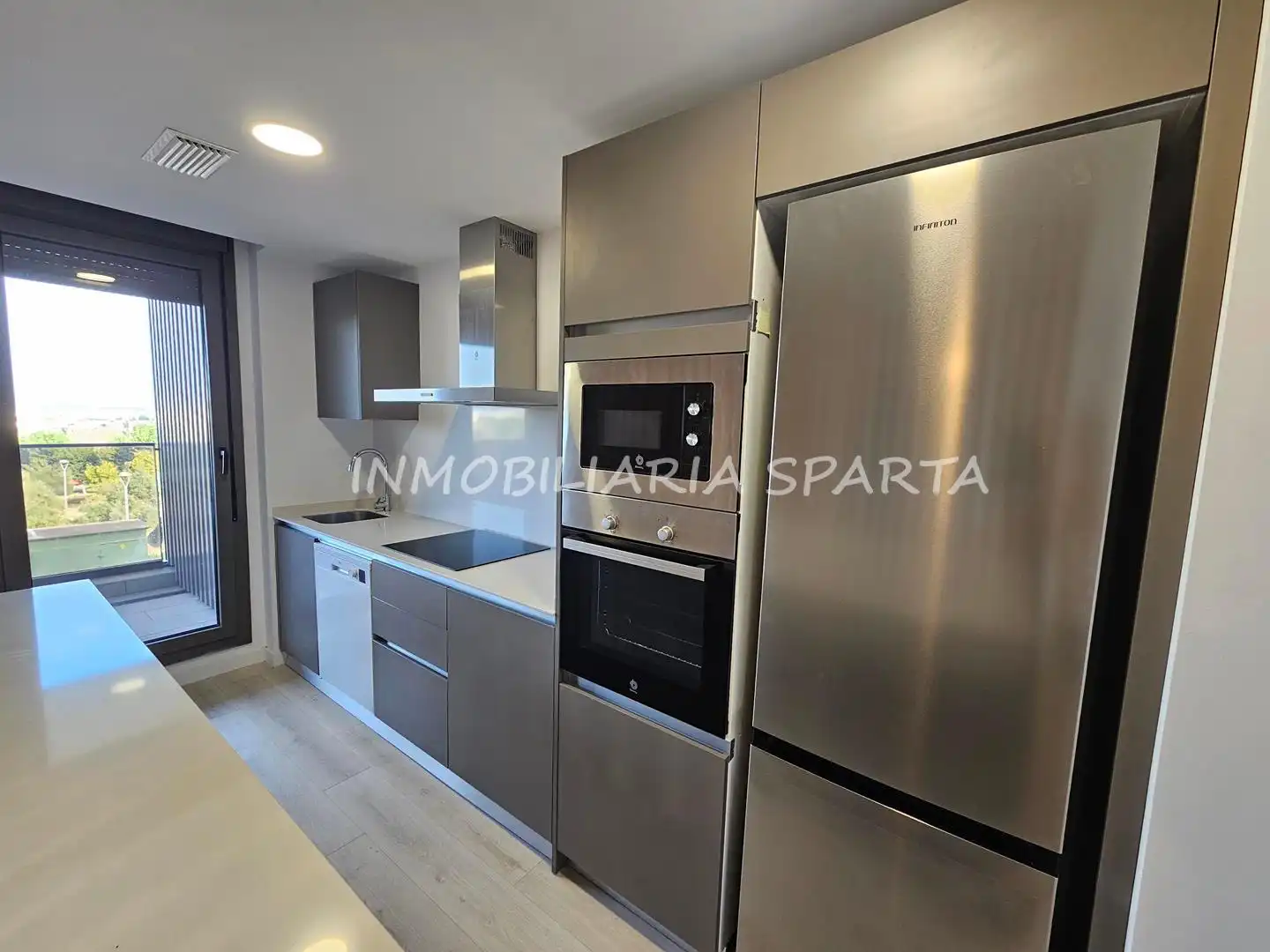 Kitchen of Flat for rent in Tomares  with Air Conditioner, Heating and Terrace