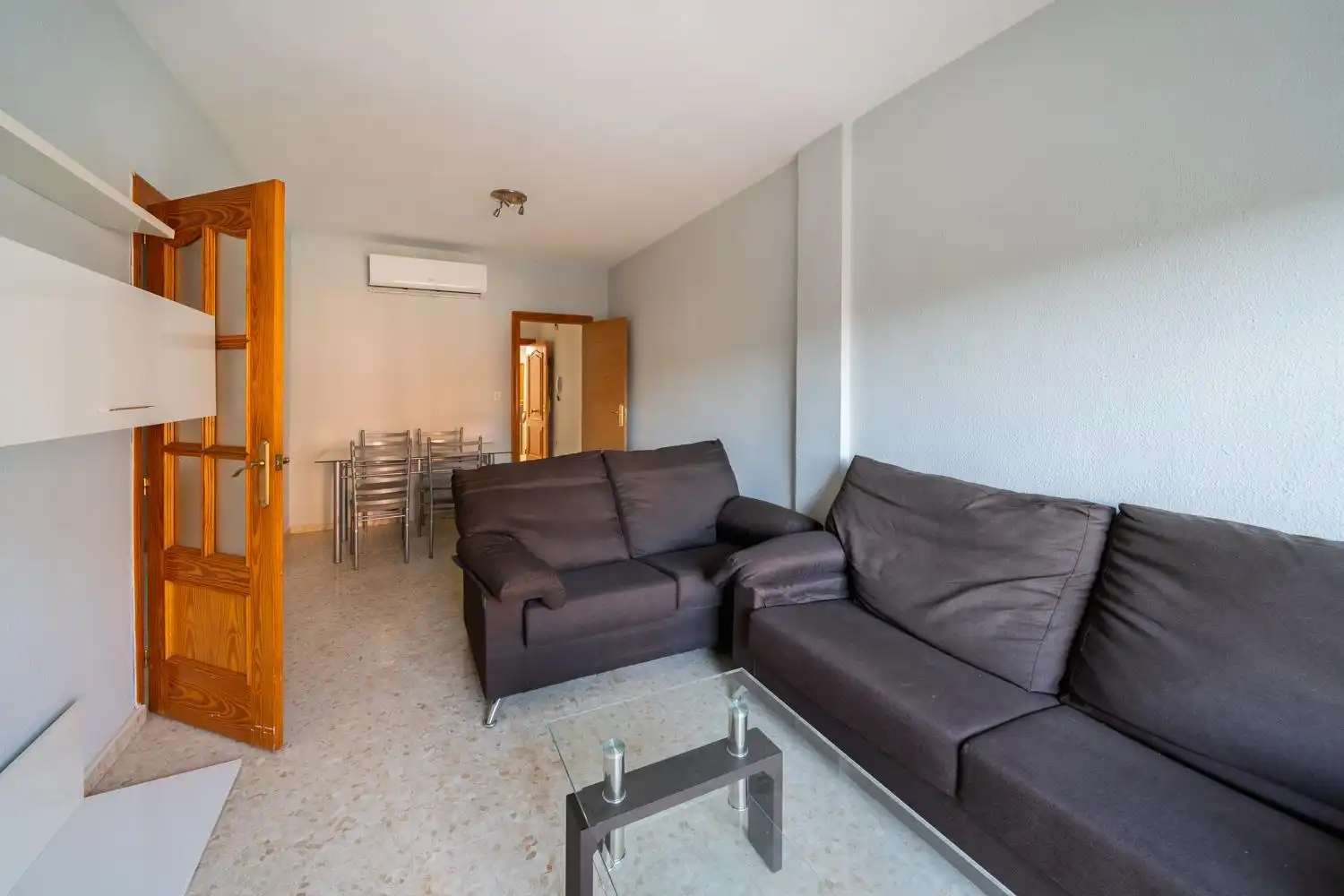 Sala d'estar de Àtic en venda en Villa de Otura amb Aire condicionat, Terrassa i Moblat