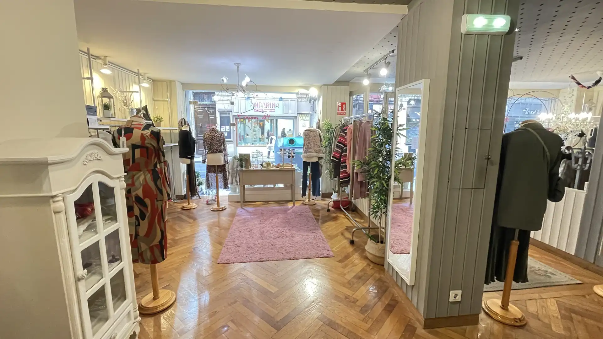 Business premises to rent in Calle Casimiro Velasco 8, imagen 3