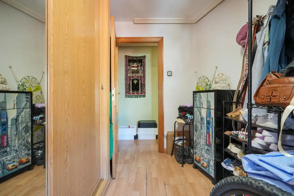 Flat for sale in Madrid  with Air Conditioner, Heating and Furnished
