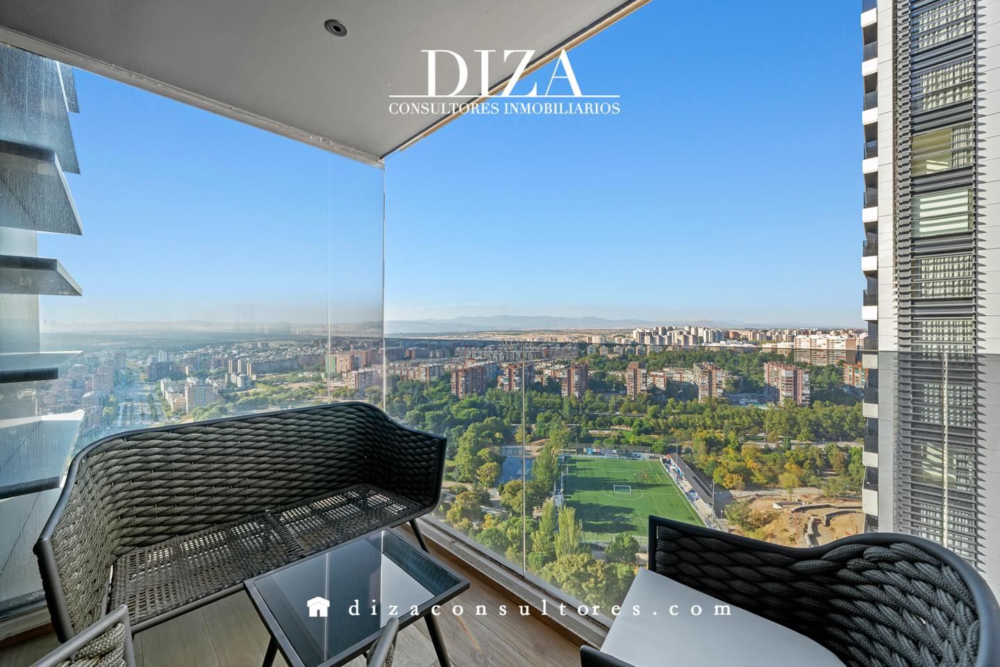 Exterior view of Flat for sale in  Madrid Capital  with Air Conditioner, Heating and Private garden