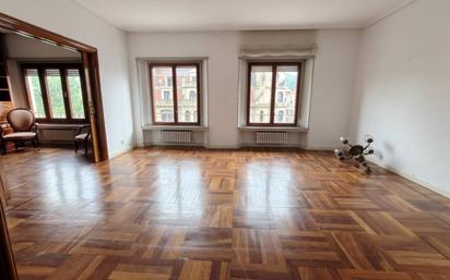 Living room of Flat for sale in Bilbao   with Heating, Terrace and Storage room