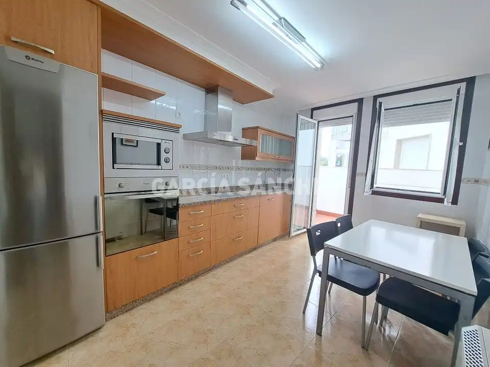 Cocina de Apartamento en venta en Boiro con Calefacción, Amueblado y Horno