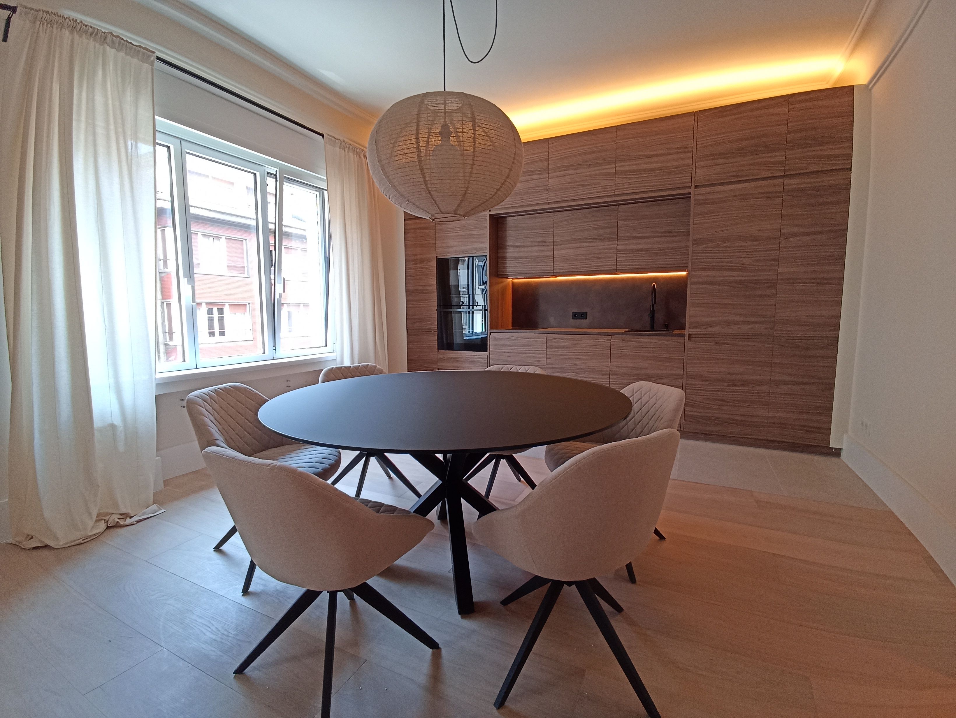 Flat to rent in Calle Asturias, Parque San Francisco - Uría