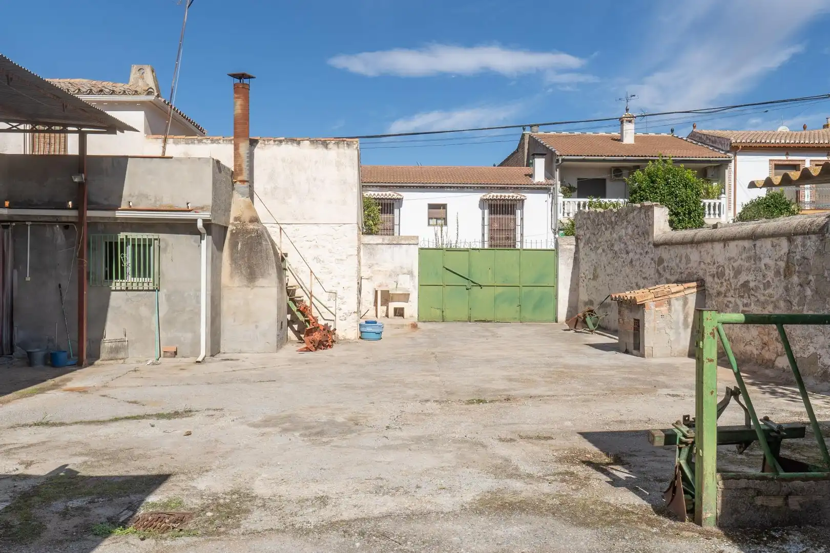 Vista exterior de Casa o chalet en venta en Albolote con Terraza y Balcón