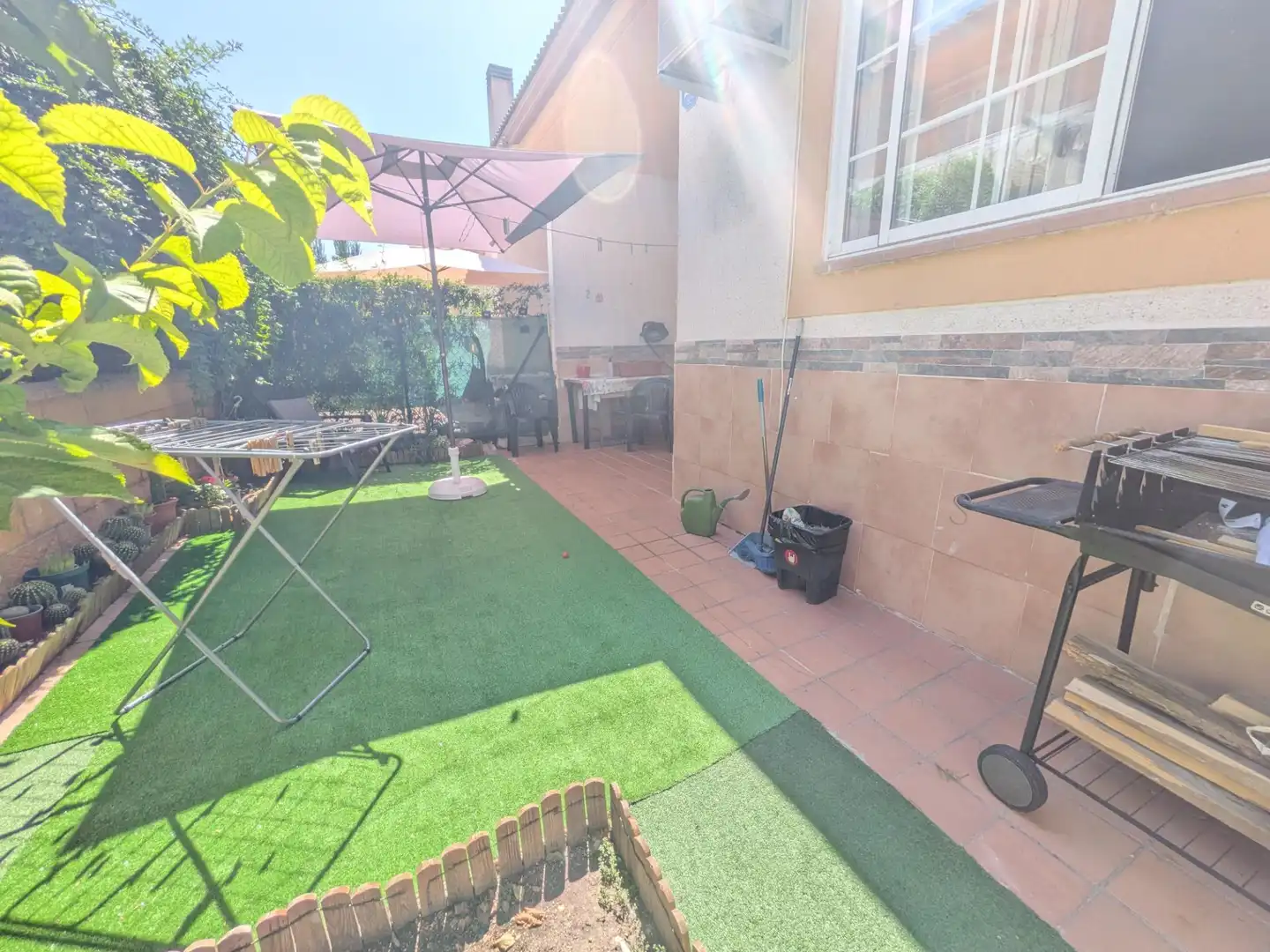Jardí de Casa adosada en venda en Villalbilla amb Piscina comunitària