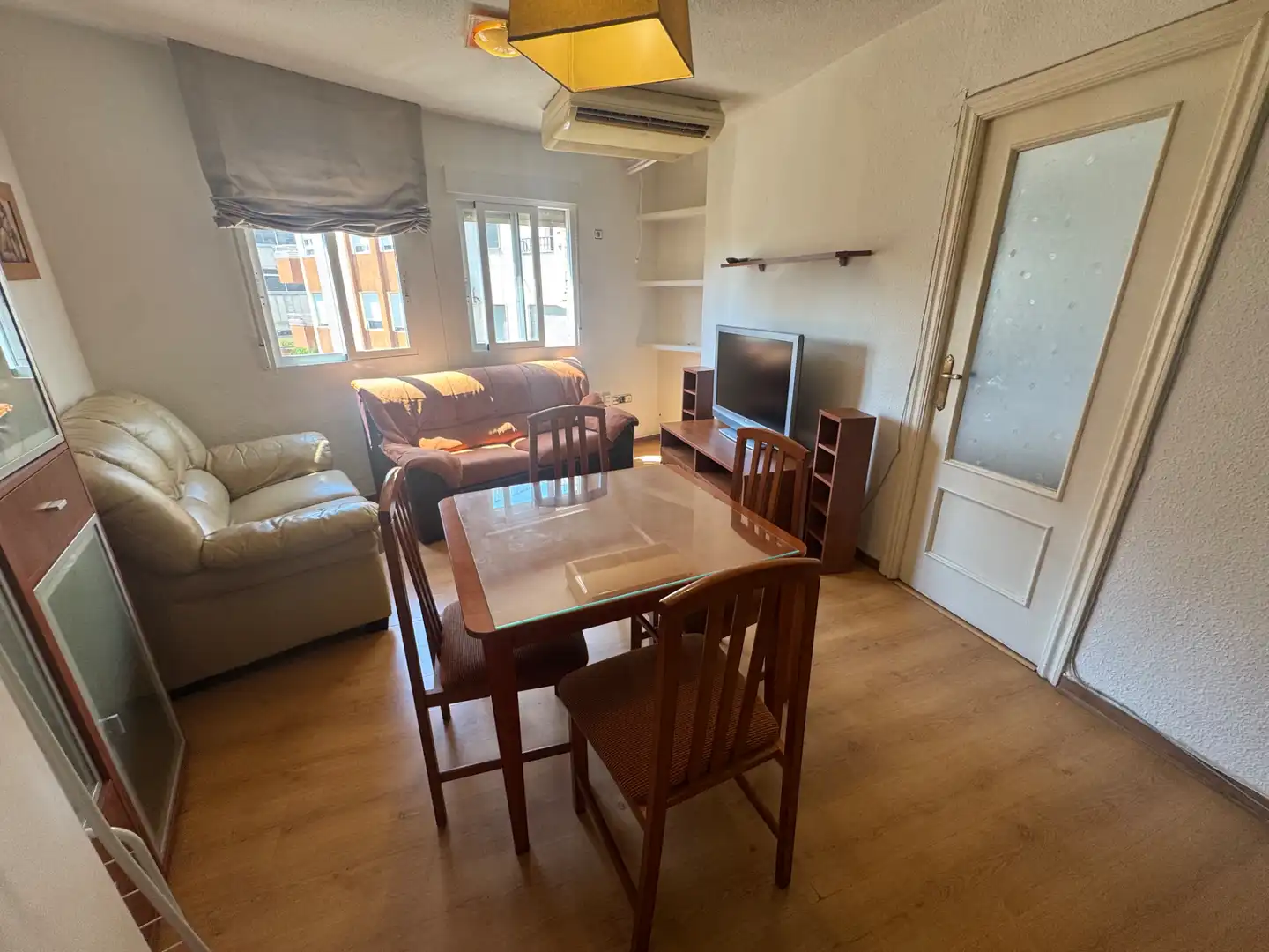 Sala d'estar de Pis de lloguer en Jaén amb Aire condicionat, Moblat i Forn