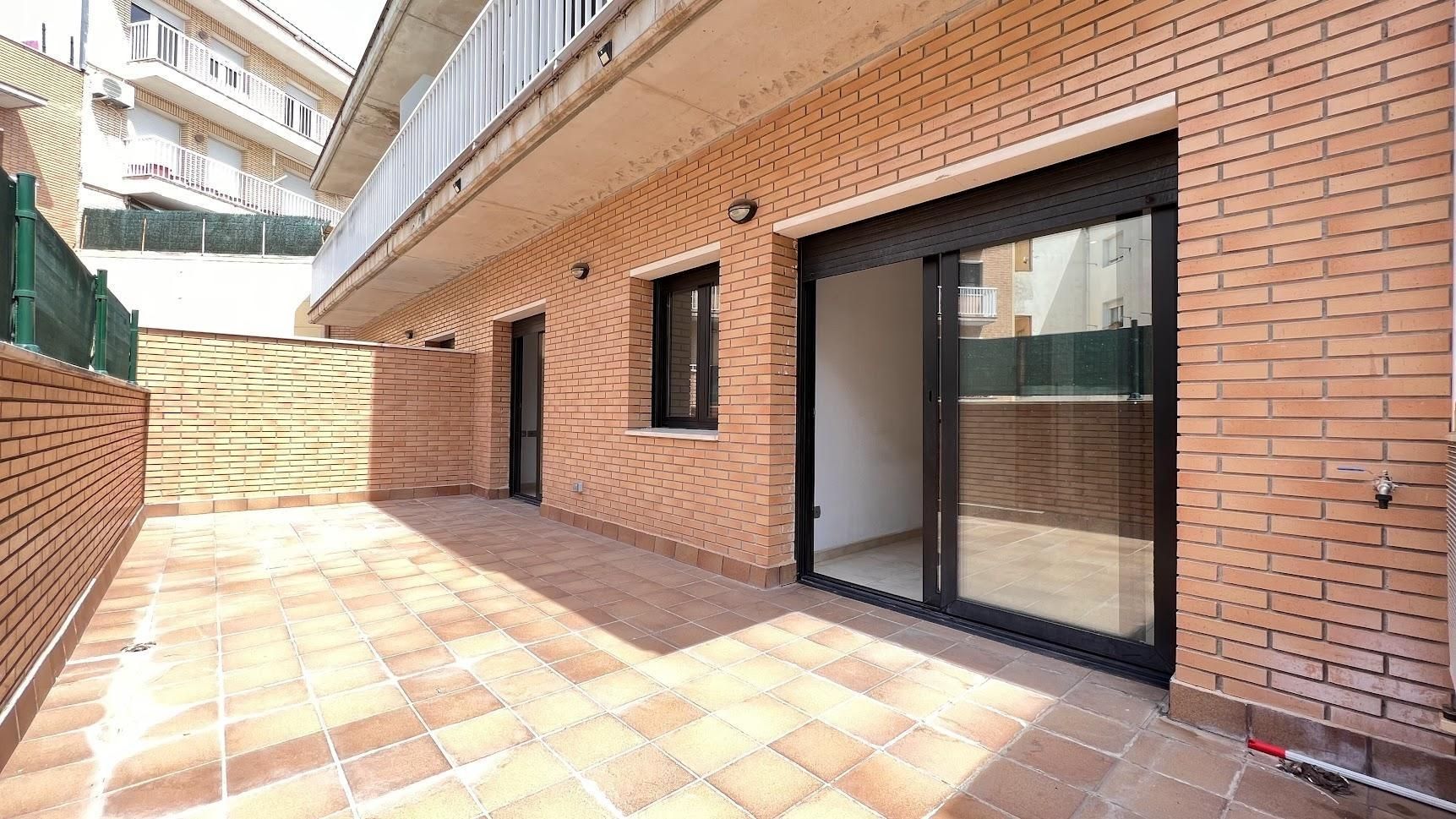 Exterior view of Flat for sale in Manresa  with Air Conditioner, Heating and Terrace
