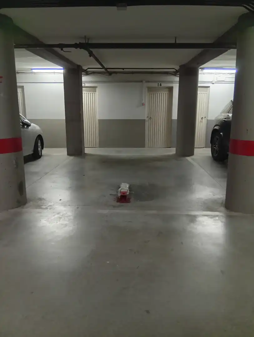 Parkplatz von Wohnungen zur Miete in Granada mit Heizung, Terrasse und Möbliert