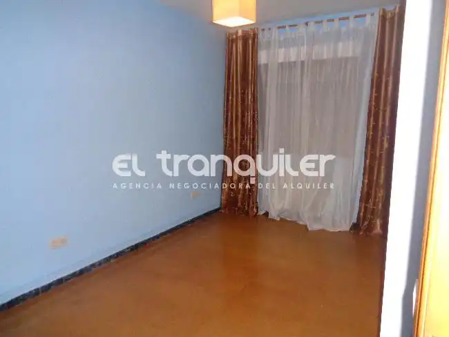 Flat for rent in Calle Maestro Arbós, La Alhóndiga