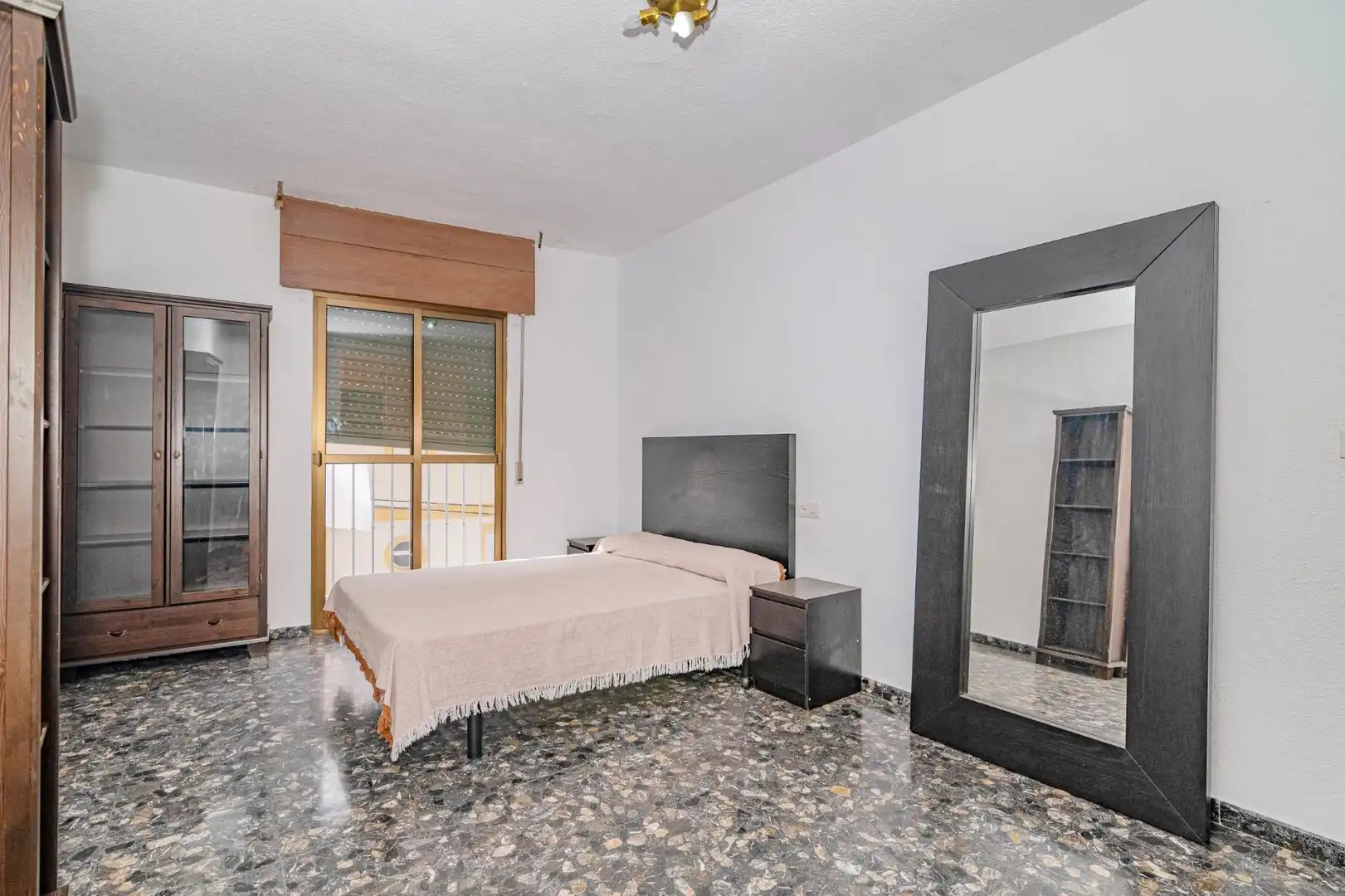 Habitación de Piso en venta en Loja con Amueblado y Balcón