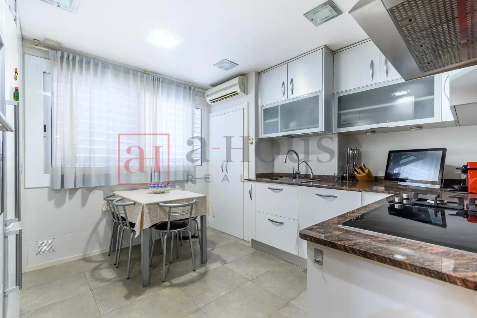 Appartamento con terrazza in vendita a Carretera de Collblanc, imagen 8