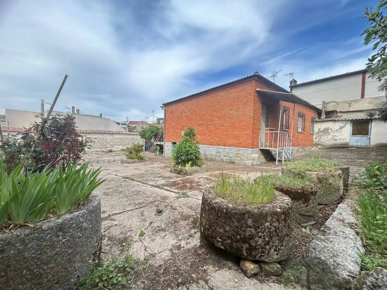 Vista exterior de Casa o xalet en venda en Las Ventas Con Peña Aguilera amb Calefacció