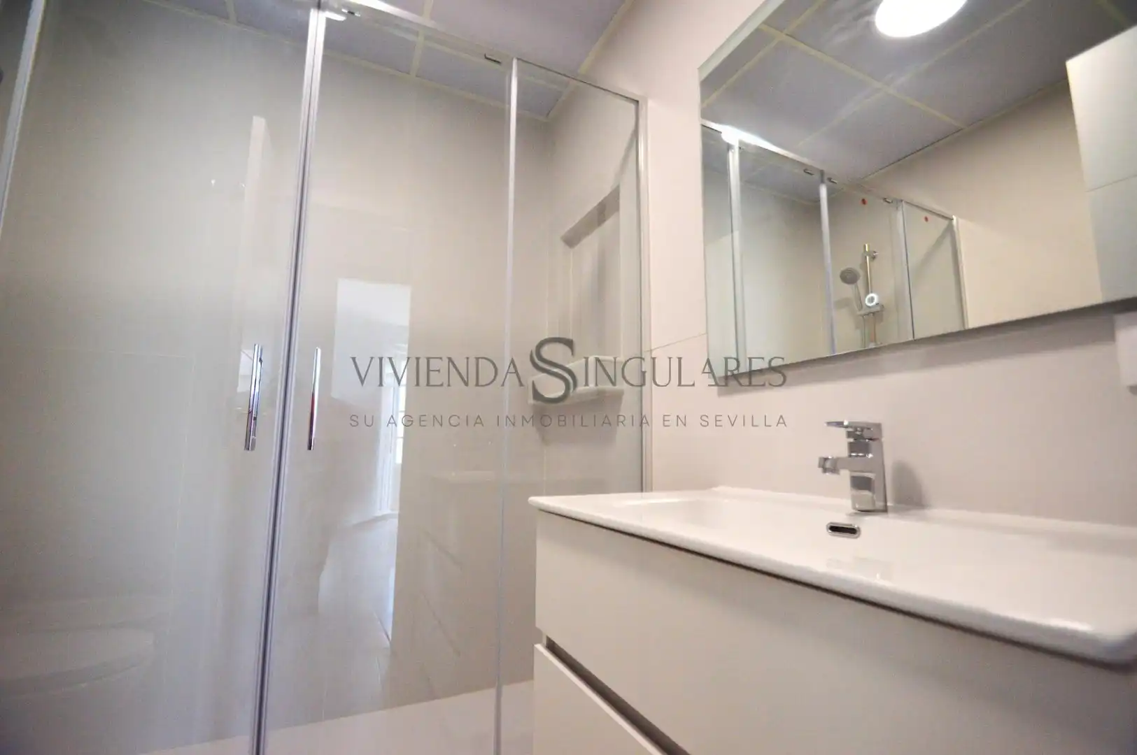 Baño de Ático de alquiler en Sevilla con Aire acondicionado, Calefacción y Terraza