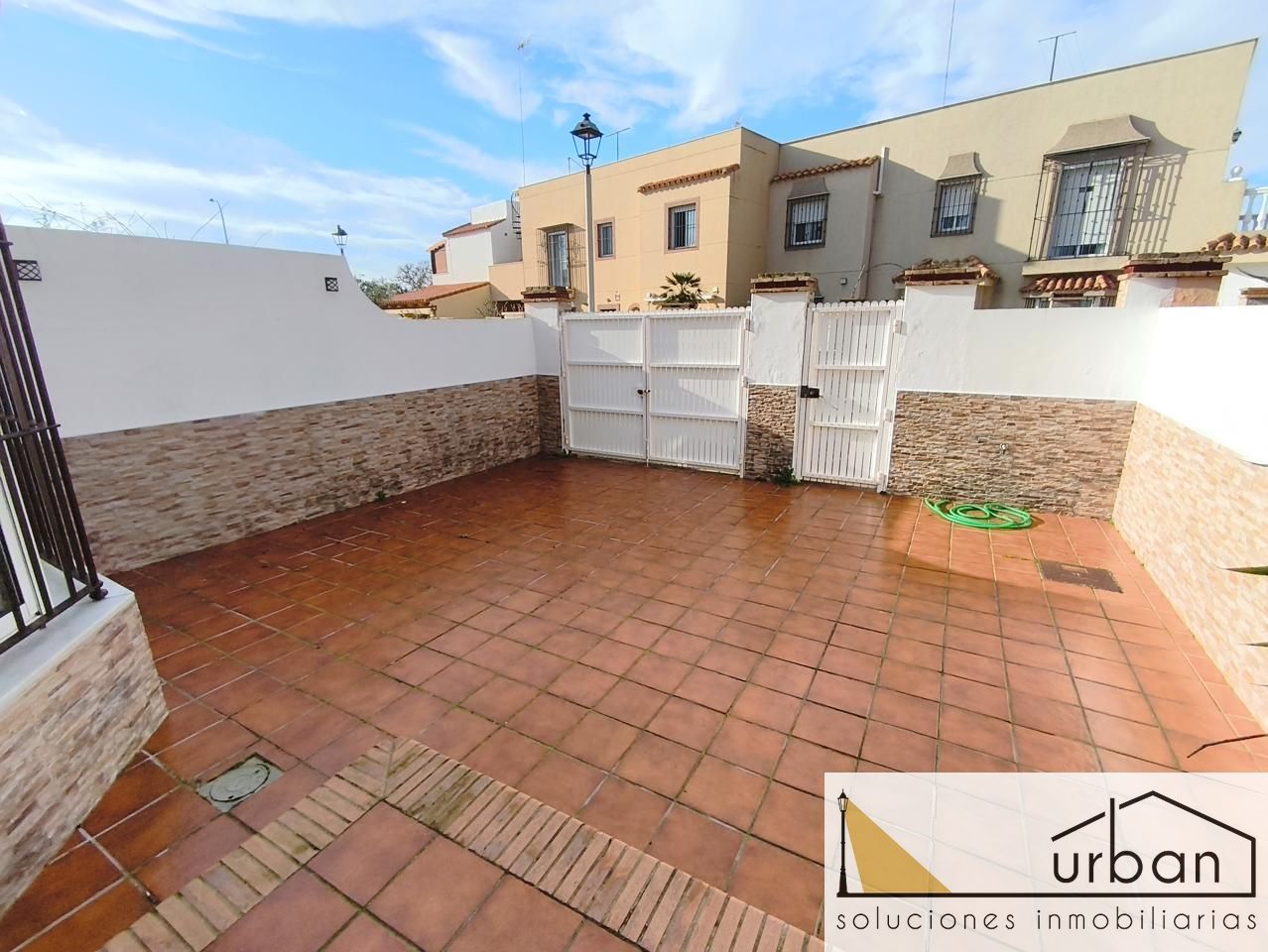 Jardí de Casa o xalet en venda en Chipiona amb Aire condicionat, Jardí privat i Terrassa