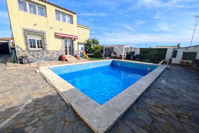 Casa-chalet en Venta en Don Álvaro