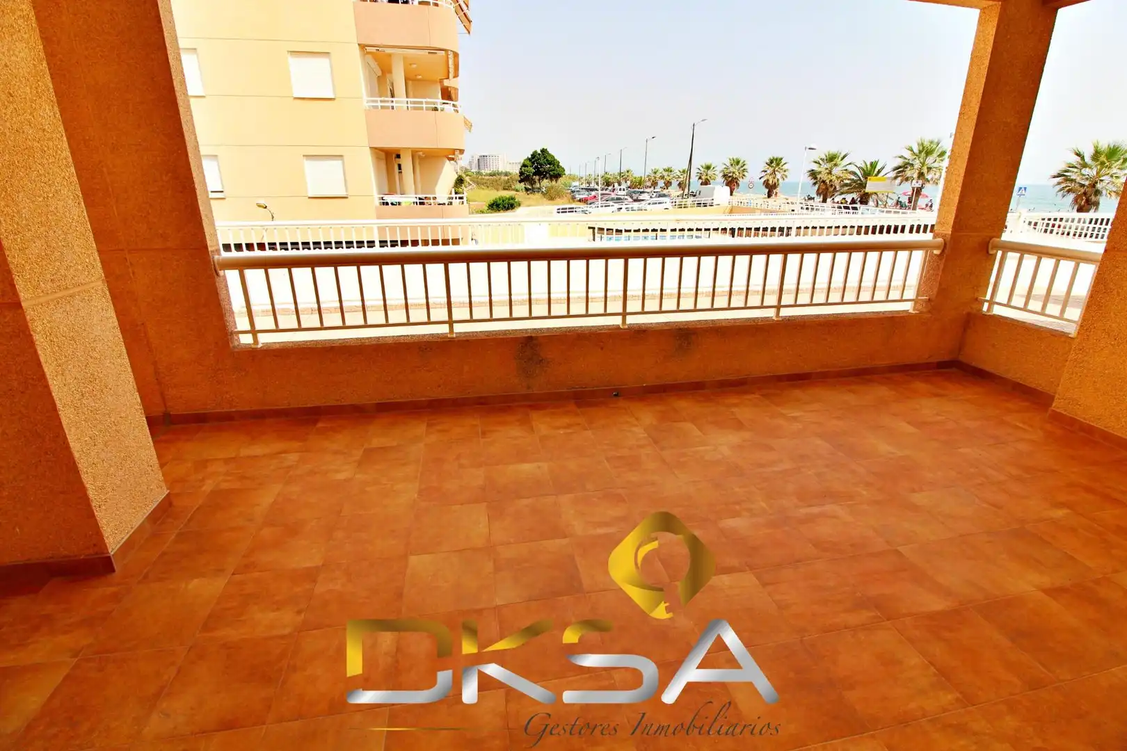 Vista exterior de Planta baja en venta en Oropesa del Mar / Orpesa con Jardín privado, Terraza y Piscina comunitaria