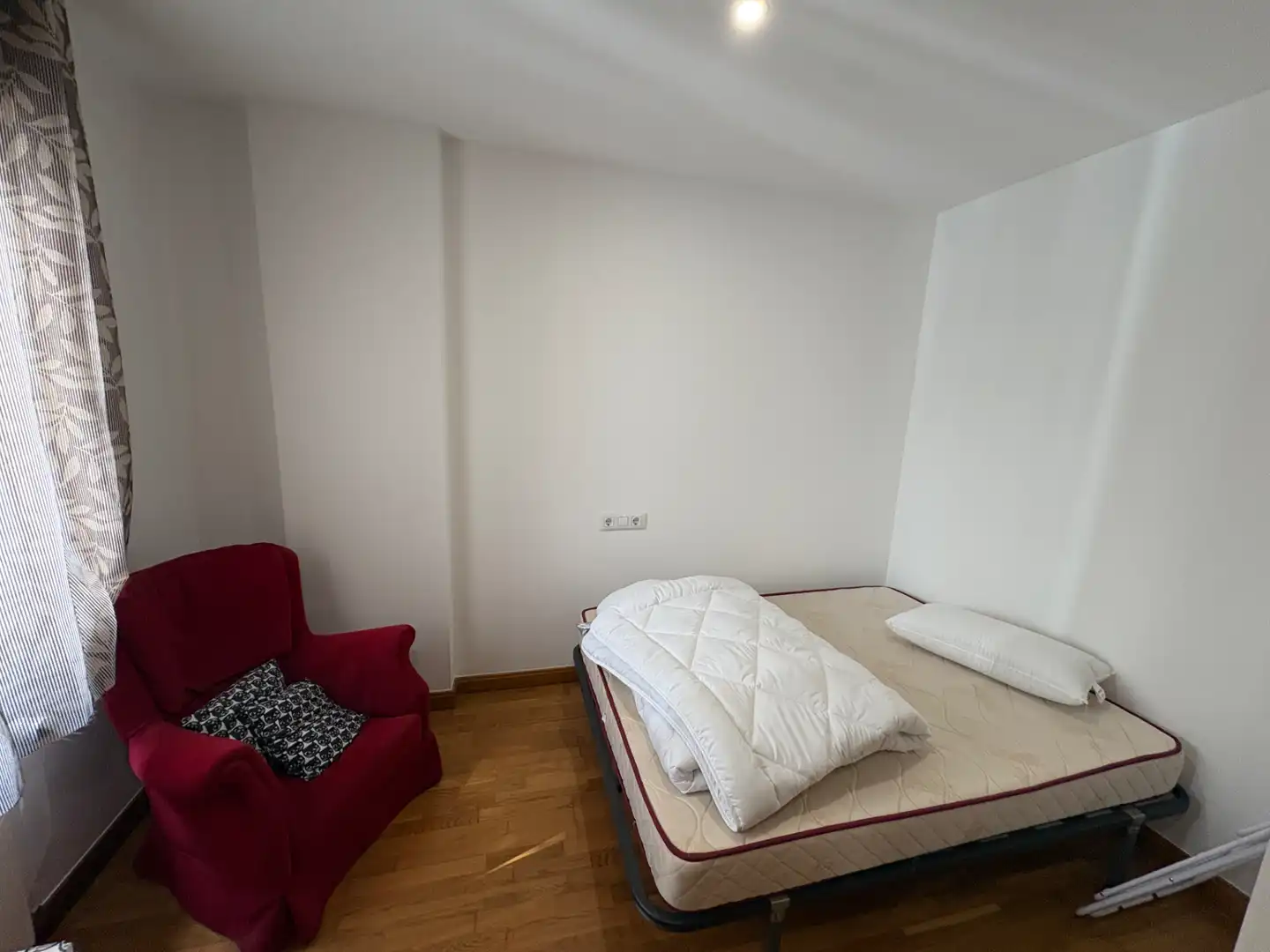 Habitación de Piso de alquiler en Narón con Calefacción, Trastero y Amueblado