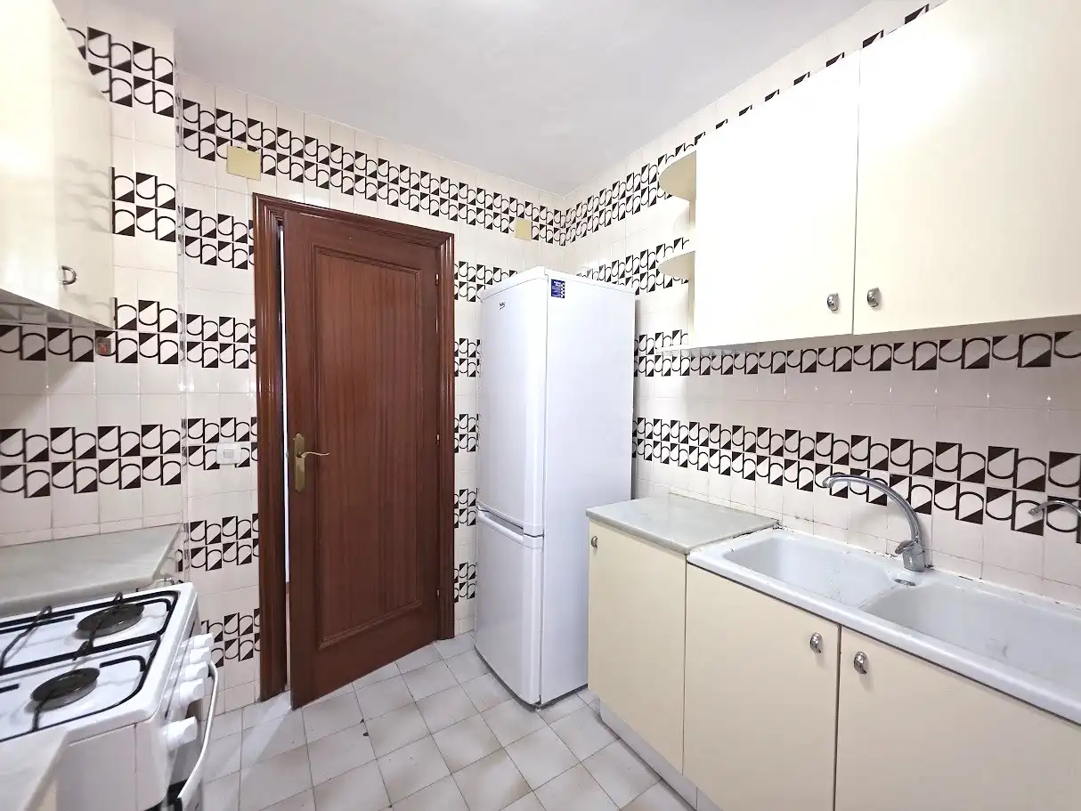 Cuina de Pis en venda en Castellar del Vallès amb Calefacció, Parquet i Forn