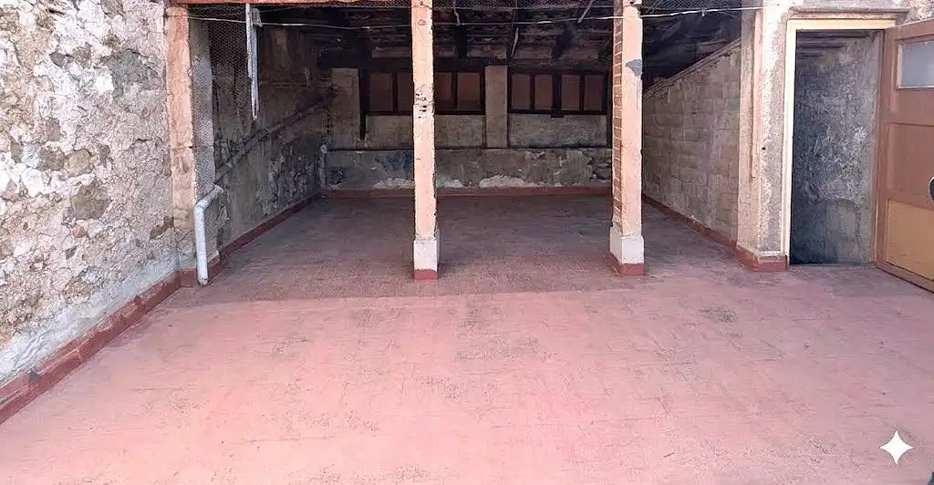 Casa adosada en venda en Besalú amb Terrassa i Balcó