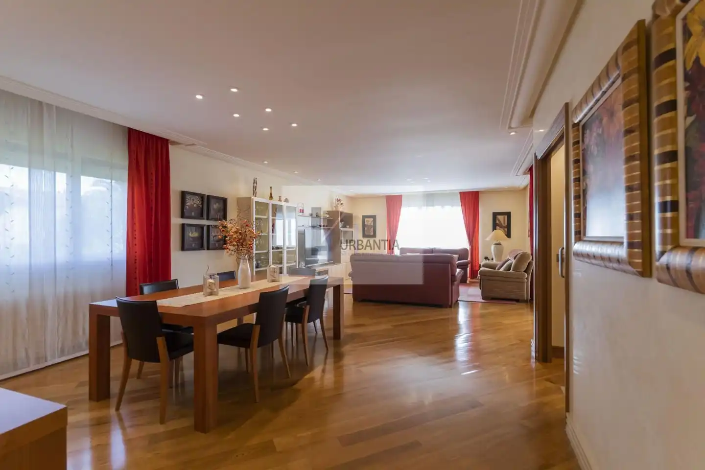 Sala de estar de Casa o chalet en venta en Cizur con Calefacción, Jardín privado y Parquet