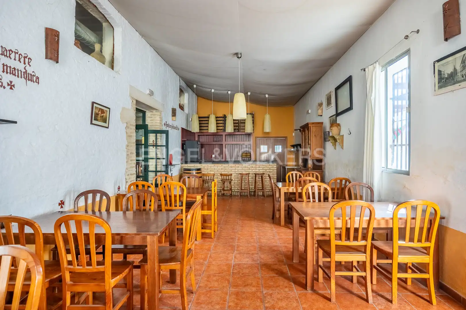 Commercial properties for sale in Villanueva del Ariscal  with Air Conditioner, Heating and Furnished