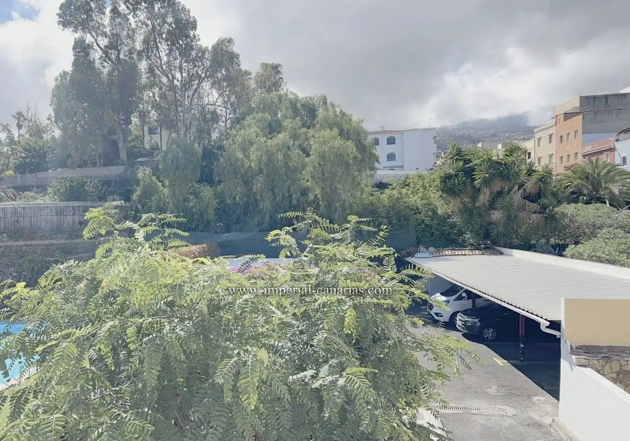 Vista exterior de Casa adosada en venda en Puerto de la Cruz amb Aire condicionat, Jardí privat i Terrassa