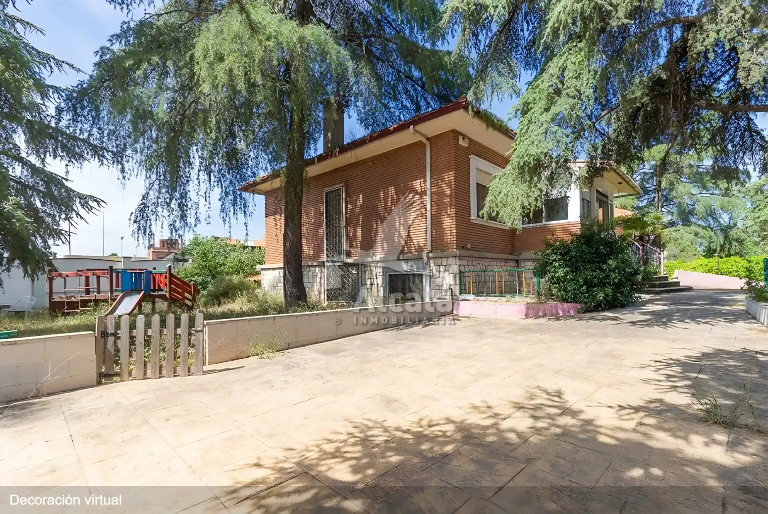 Vista exterior de Casa o chalet en venta en Alcalá de Henares con Calefacción, Jardín privado y Trastero