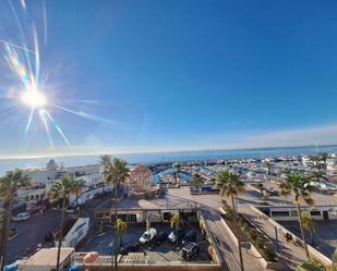 Vista exterior de Àtic en venda en Marbella amb Aire condicionat i Terrassa