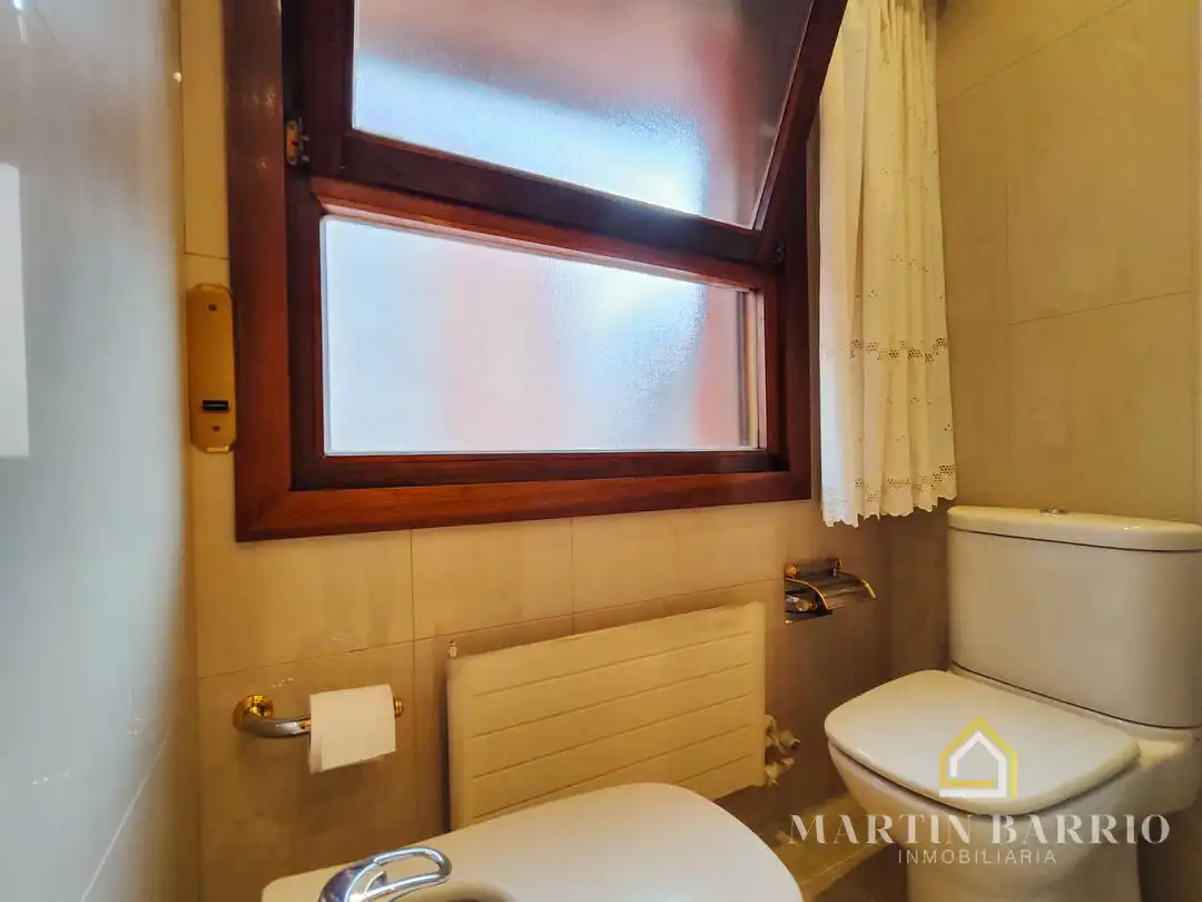 Badezimmer von Wohnung zum Verkauf in Bilbao  mit Klimaanlage, Heizung und Terrasse