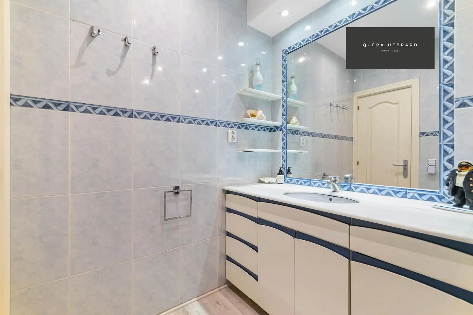 Baño de Casa adosada en venta en Sant Cugat del Vallès con Calefacción, Parquet y Terraza