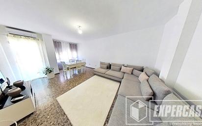 Sala d'estar de Pis en venda en Albal amb Aire condicionat i Moblat