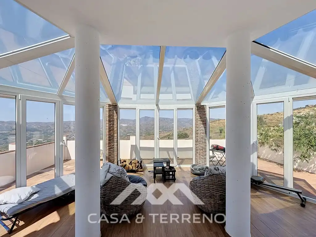 Terrassa de Casa o xalet en venda en Vélez-Málaga amb Aire condicionat, Jardí privat i Terrassa