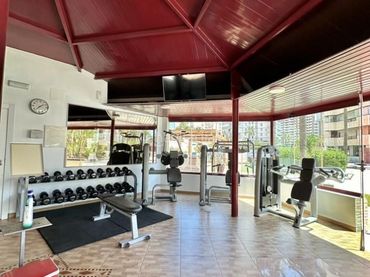 Appartamento con piscina in affitto a Carrer Llentiscle 40