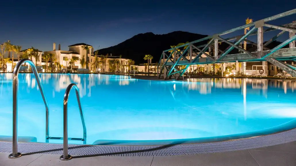 Apartment with pool for sale in Altos de Estepona, imagen 3