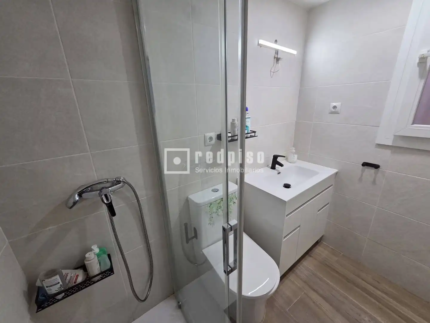 Bathroom of Study for sale in Madrid  with Air Conditioner and Heating
