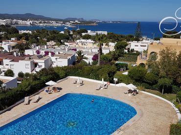 Pis amb piscina en venda a Santa Eulària