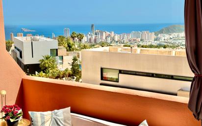 Vista exterior de Apartament en venda en Finestrat amb Aire condicionat, Terrassa i Piscina