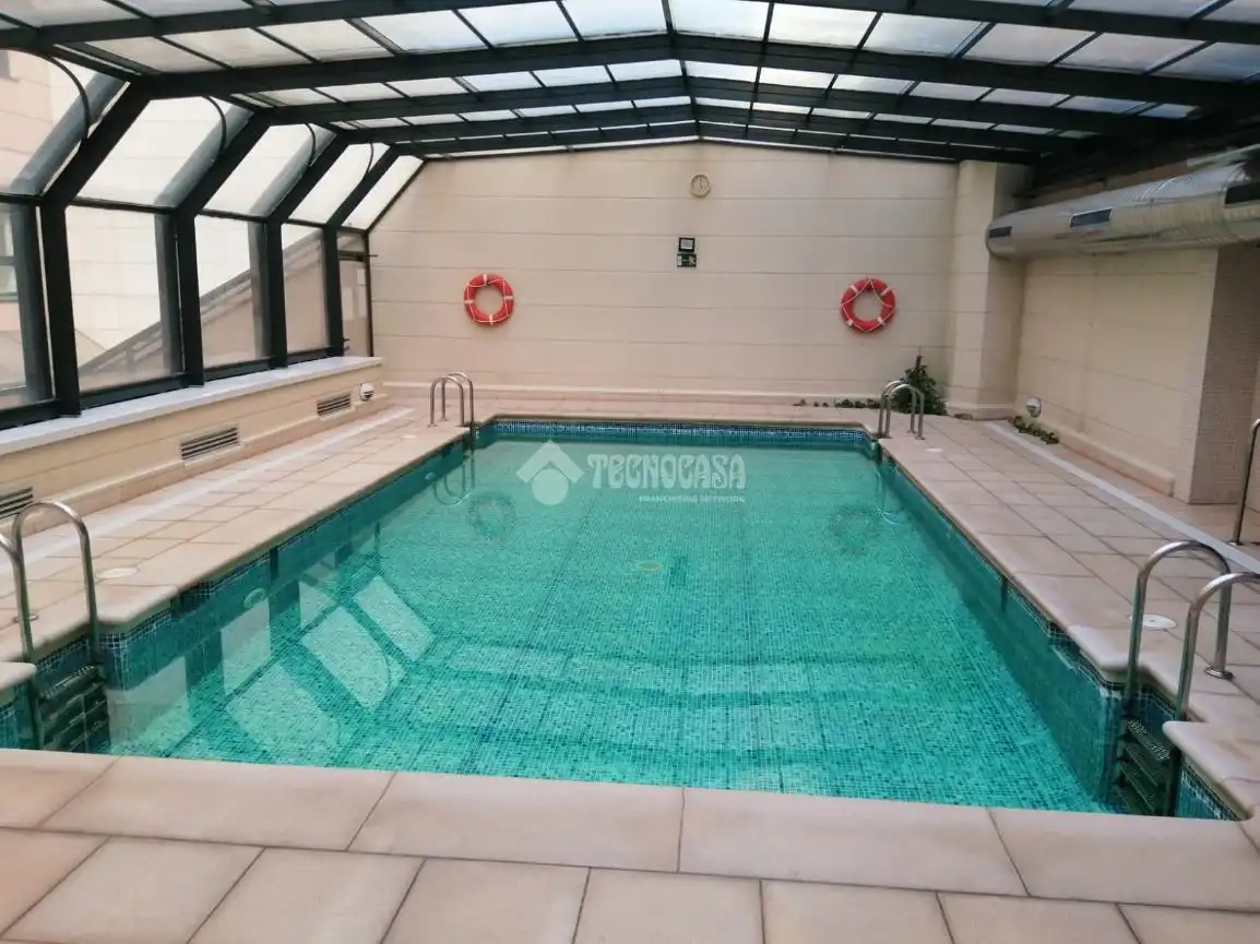 Piscina de Piso de alquiler en Madrid con Aire acondicionado